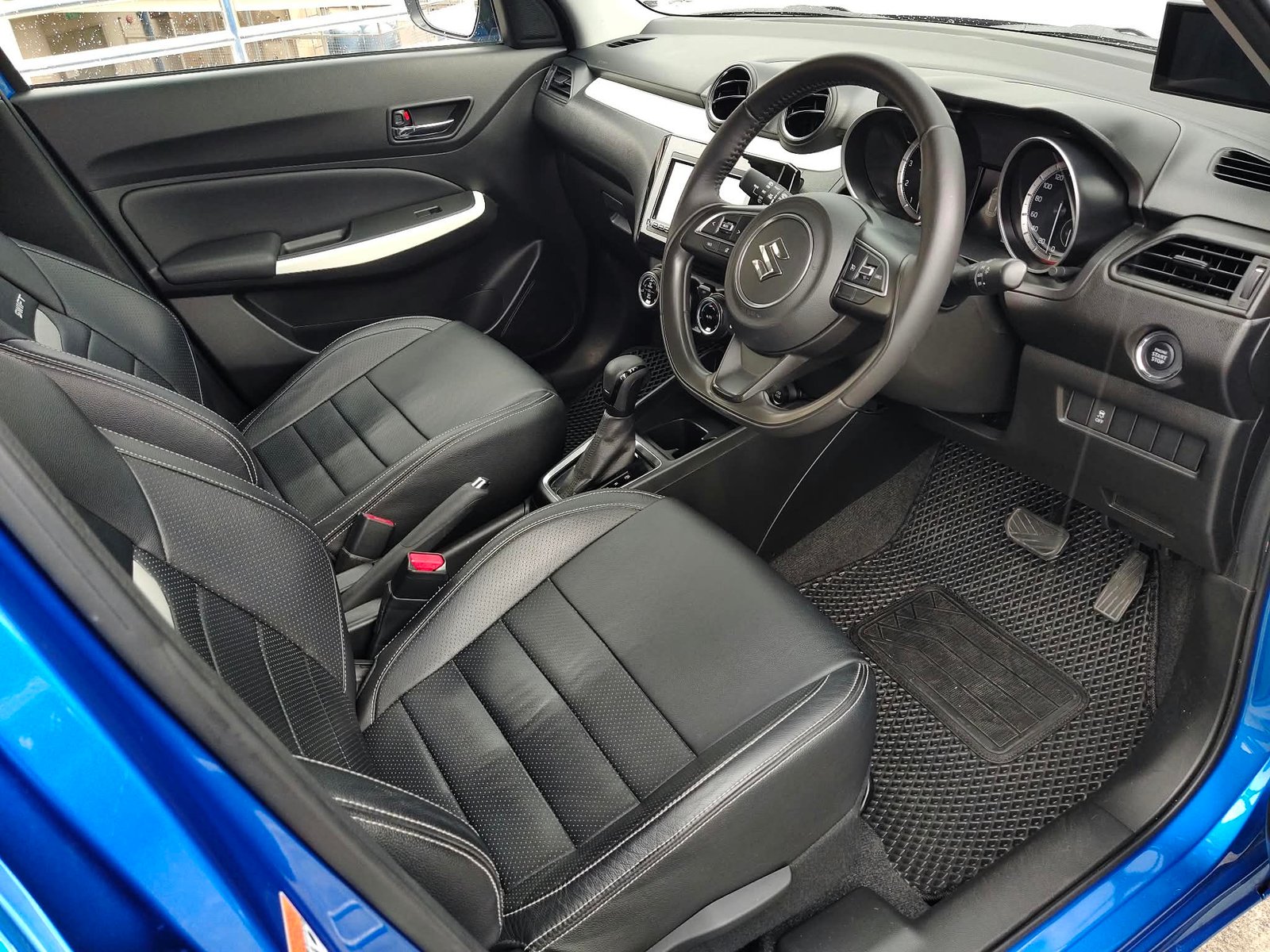 Suzuki Swift 1.0 Turbo GLX photo 7